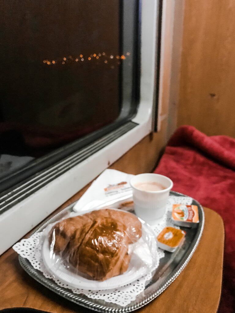 Train breakfast